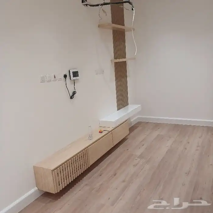 أرضيات الباركيه مع ارفف خشبيه 0