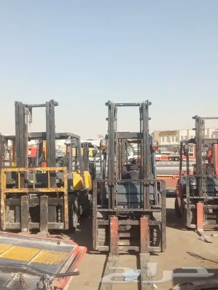 للإيجار رافعة شوكية فوركلفت وكرين للإيجار شهري يومي سنوي جدي 2