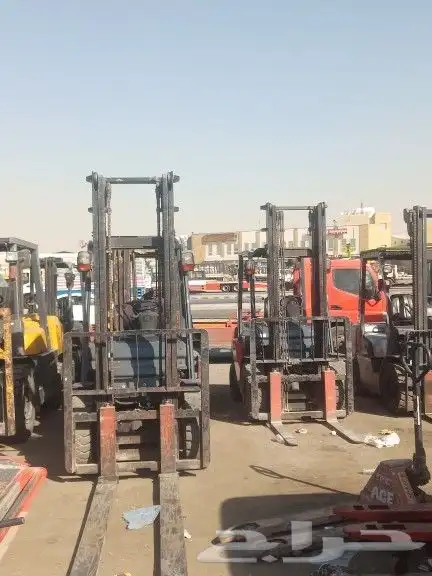 للإيجار رافعة شوكية فوركلفت وكرين للإيجار شهري يومي سنوي جدي 3