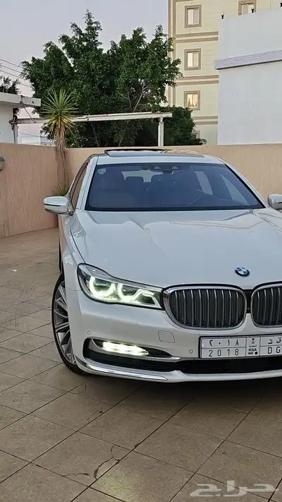 BMW 740i 2017اعلى المواصفات اند فجول 5