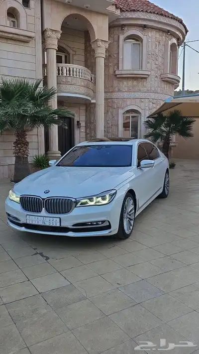 BMW 740i 2017اعلى المواصفات اند فجول 2
