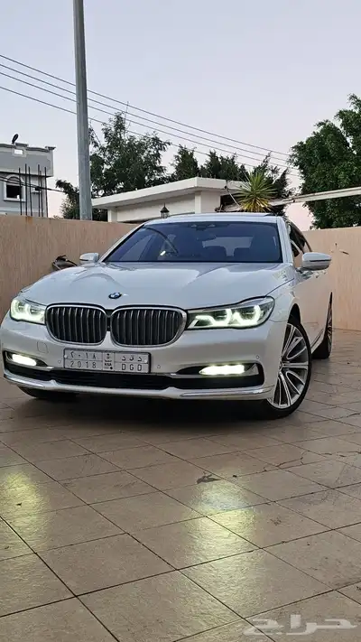 BMW 740i 2017اعلى المواصفات اند فجول 3