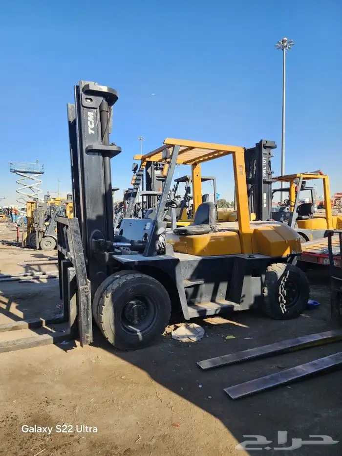 رافعة شوكية(فوركلفت )forklift للإيجار 2