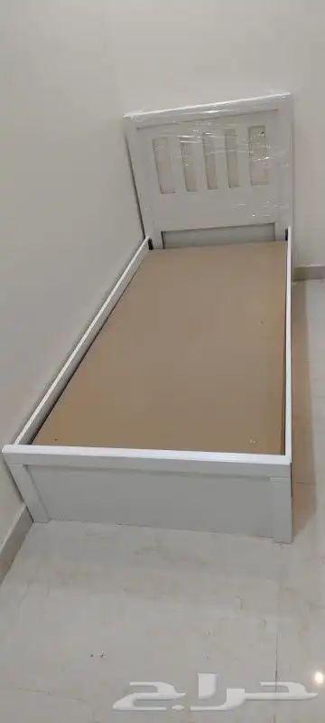 اسره خشب نفر ونفر ونص ومراتب ومفارش وبطانيات و دواليب 9