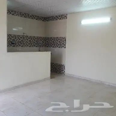 مستودعات غرف في بيش للإجار او للبيع 3