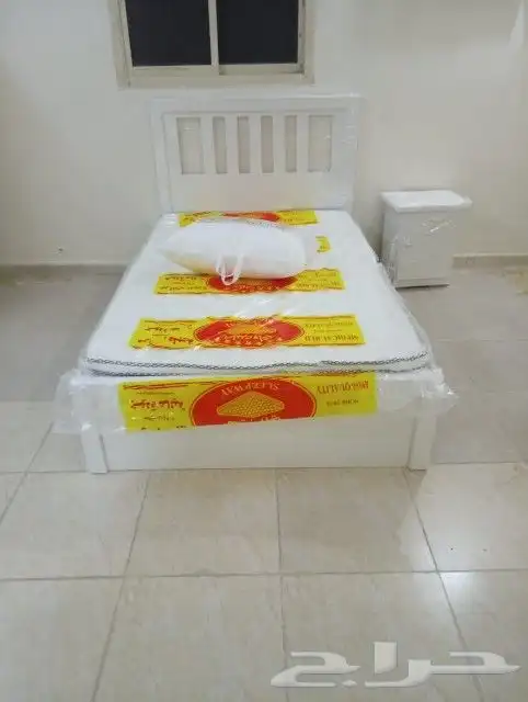 اسره خشب نفر ونفر ونص ومراتب ومفارش وبطانيات و دواليب 5