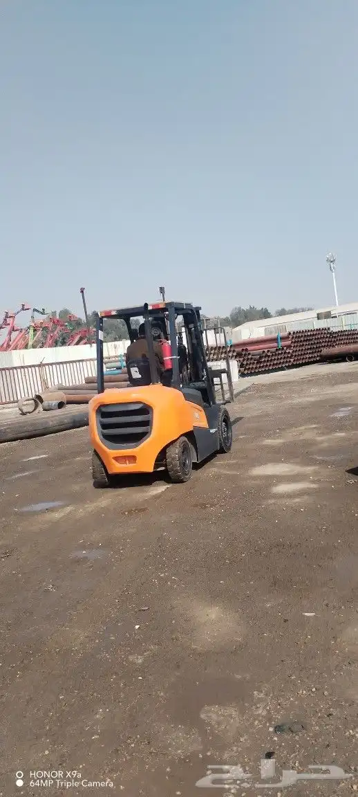 للايجار جميع انواع الرافعات الشوكيه ديزل كهرباء غاز 3