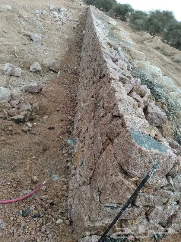 بوكلين لبناء الحجر وقص الأراضي والحفر والهدم 2