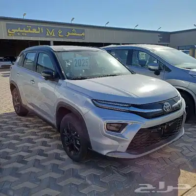 تويوتا اوربان كروزر GLX بانورما 2025 1