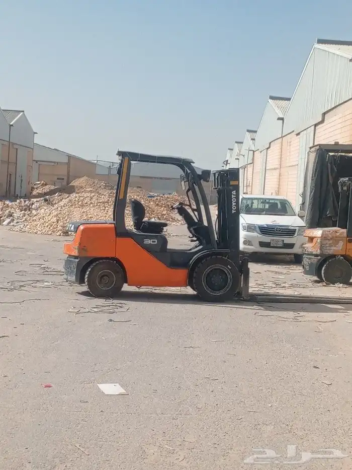 للإجار جميعه النواع الرافعات الشوكيه 8