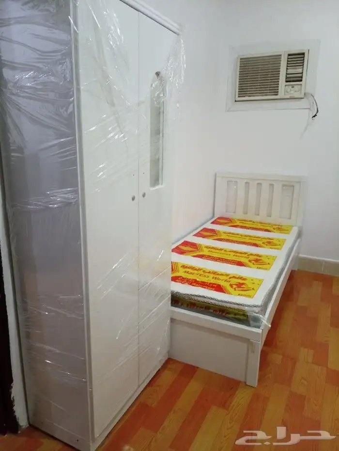 اسره خشب نفر ونفر ونص ومراتب ومفارش وبطانيات و دواليب 1