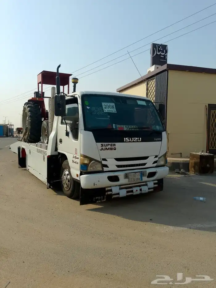 سطحه متواجد حاليا في جدة ومتجه الجنوب لنقل السيارات وغيرها 3