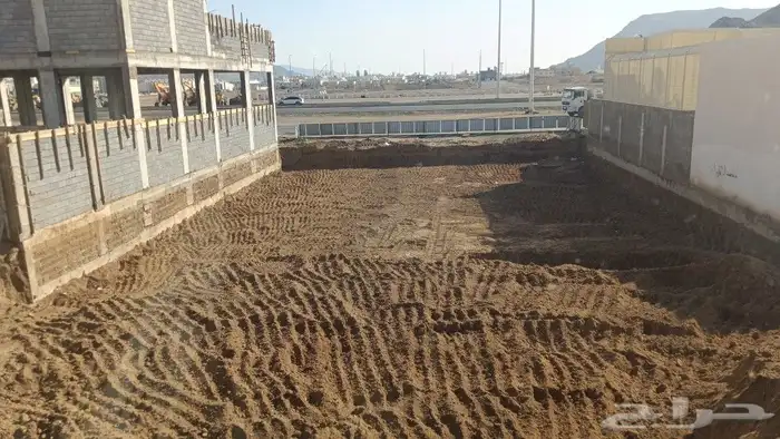 بوكلين في المدينة حفر اراضي 0