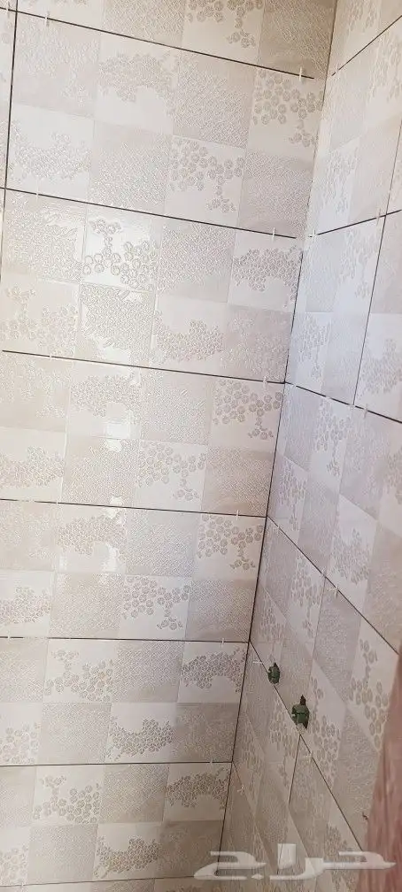 معلم بلاط يمني في الرياض 1