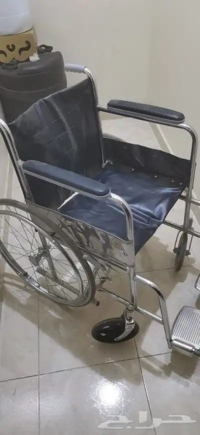 كرسي ذوي احتياجات خاصه متحرك 1