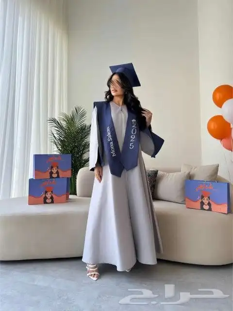 عبايات تخرج ارواب تخرج وشاح قبعه بروشات تخرج تطريز حسب طلبك 11