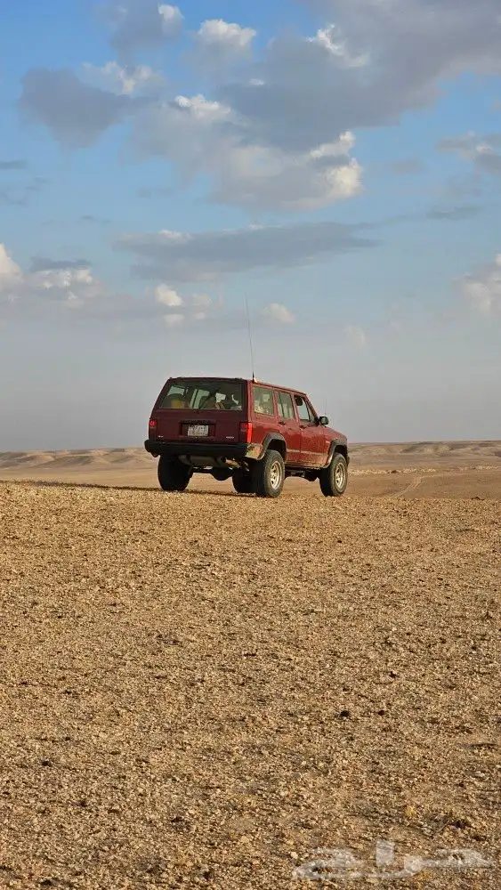 جيب شيروكي 96 قير عادي 1