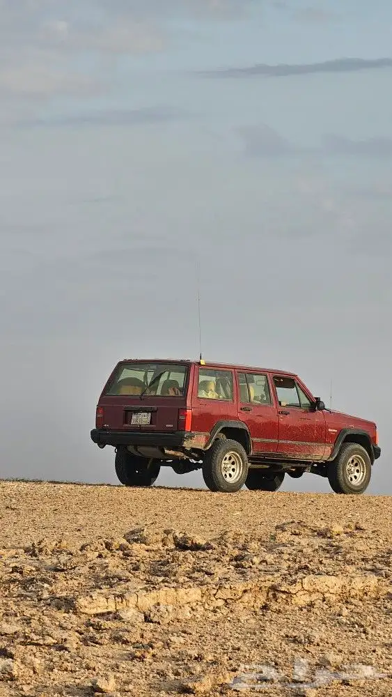 جيب شيروكي 96 قير عادي 2