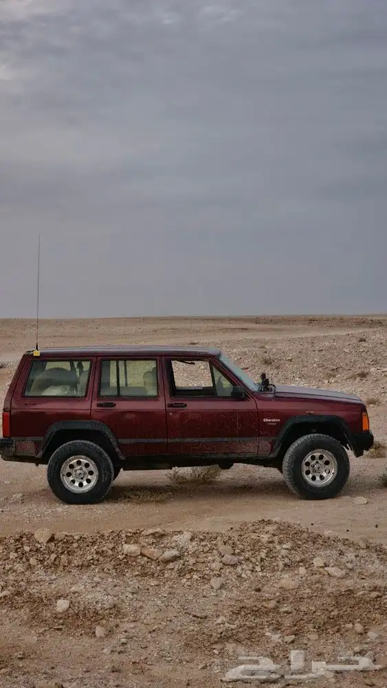 جيب شيروكي 96 قير عادي 0