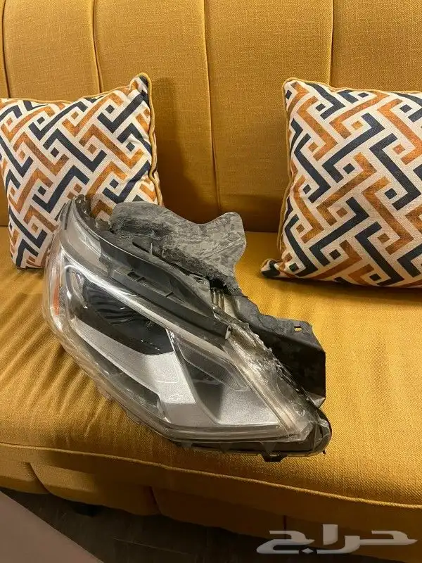 شمعة ترافريس يمين 2018 حتى 2021 1