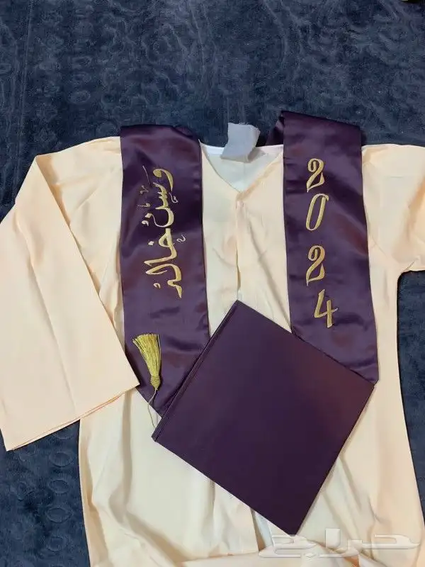 عبايات تخرج ارواب تخرج وشاح قبعه بروشات تخرج تطريز حسب طلبك 10
