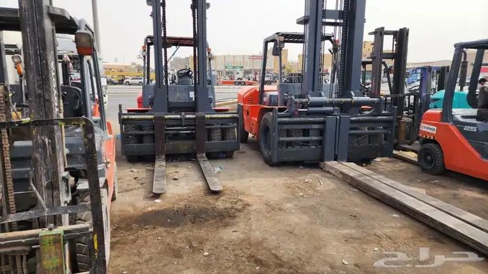 رافعه شوكيه للايجار بجميع الاحجام 3طن 5طن 7طن 10طن فوركلفت ب 0
