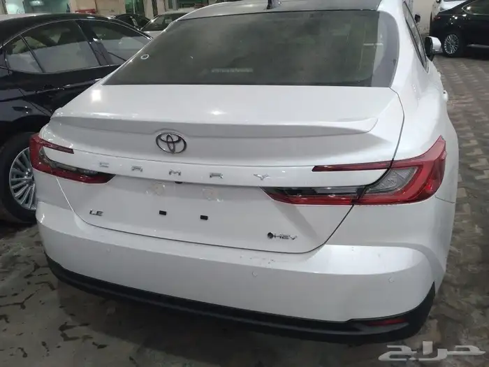 كامرى LE هايبرد 2025 فتحة ابيض رمادى اسود فضى 19