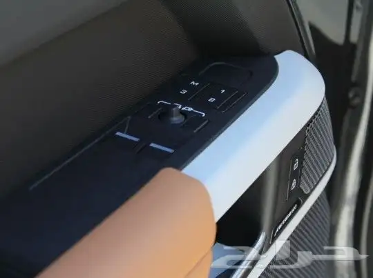 لاند روفر ديفيندر Land Rover Defender 90 SUV موديل 2024 15