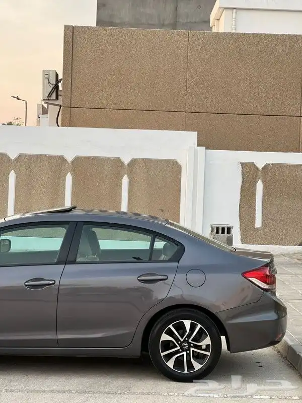 ( تم البيع )هوندا سفيك 2014 ممشى 184 فقط 7