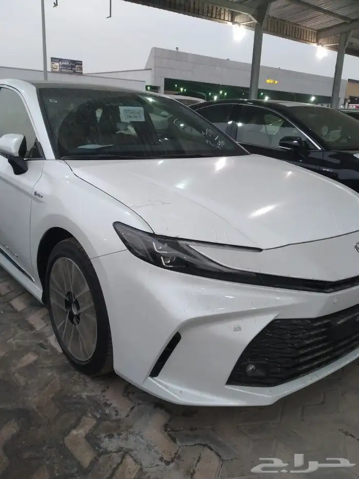 كامرى LE هايبرد 2025 فتحة ابيض رمادى اسود فضى 15