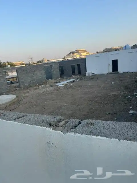 حوش للإيجار معه غرف حي الاجواد بعد لسامر 0