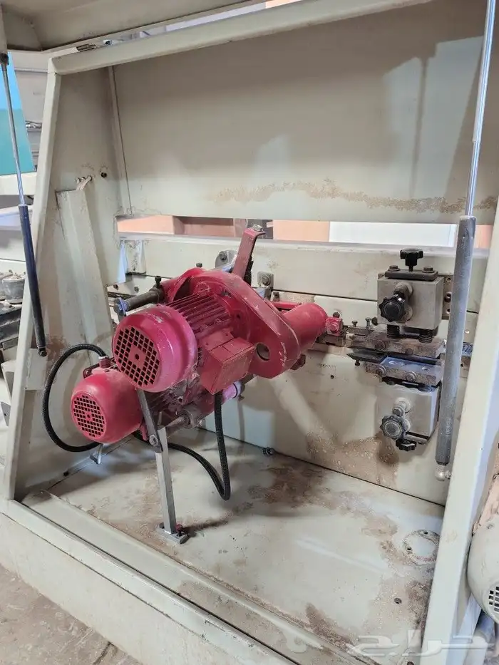 للبيع مكاين خشب و المنيوم و تنجيد 23