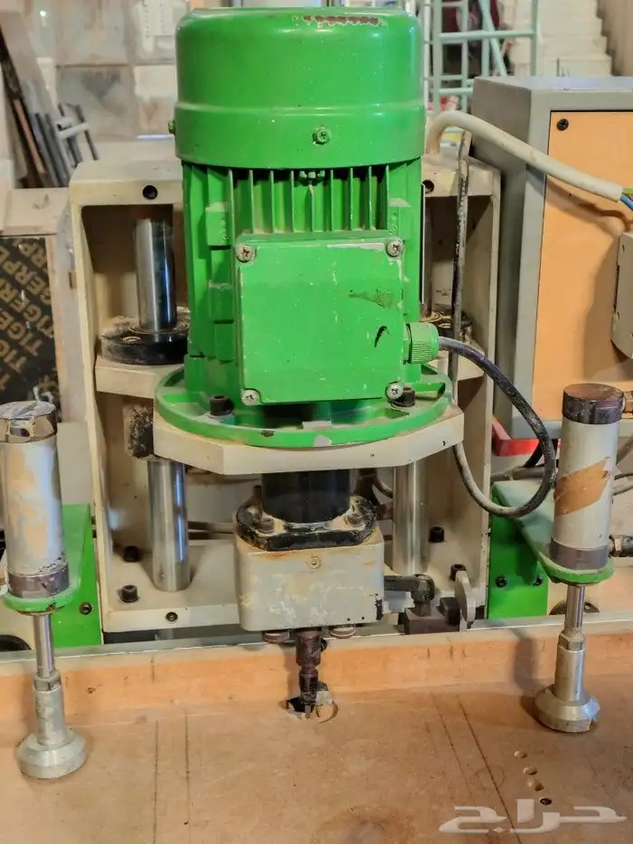 للبيع مكاين خشب و المنيوم و تنجيد 27