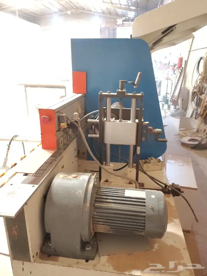 للبيع مكاين خشب و المنيوم و تنجيد 12