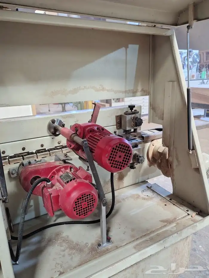 للبيع مكاين خشب و المنيوم و تنجيد 24