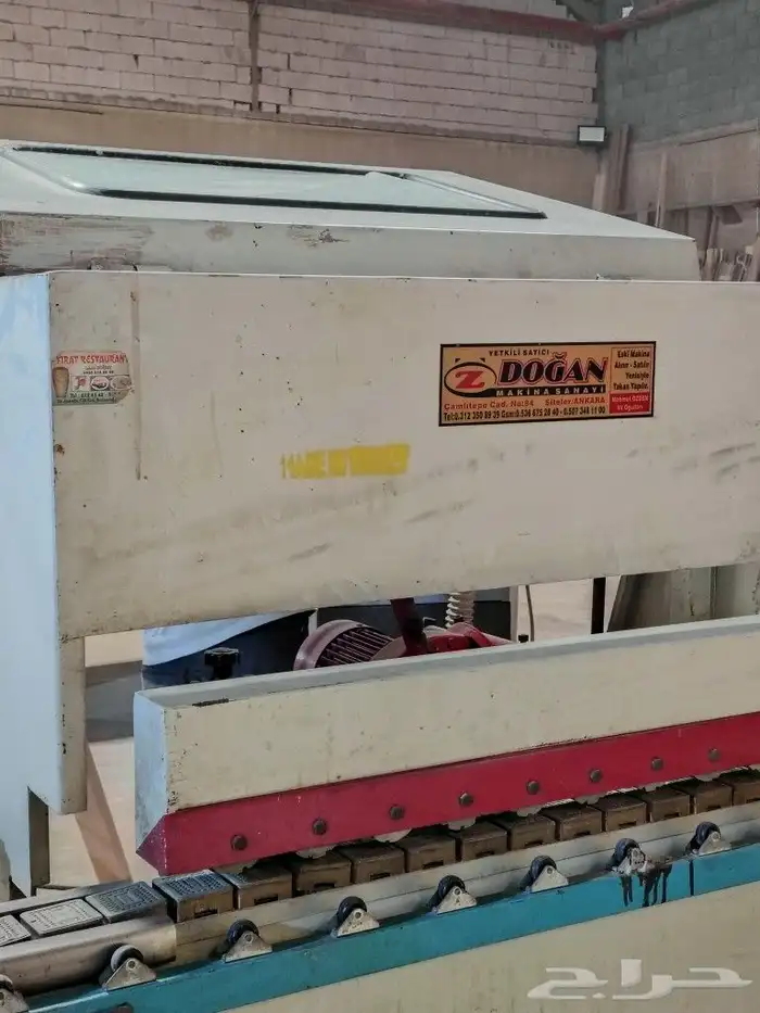 للبيع مكاين خشب و المنيوم و تنجيد 22