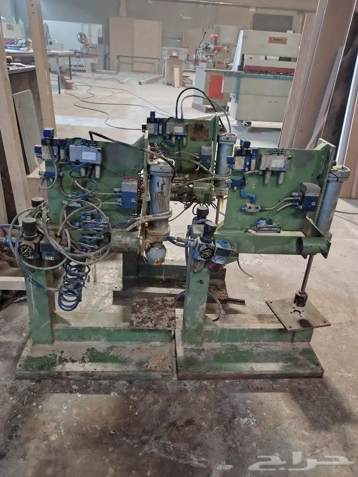 للبيع مكاين خشب و المنيوم و تنجيد 30