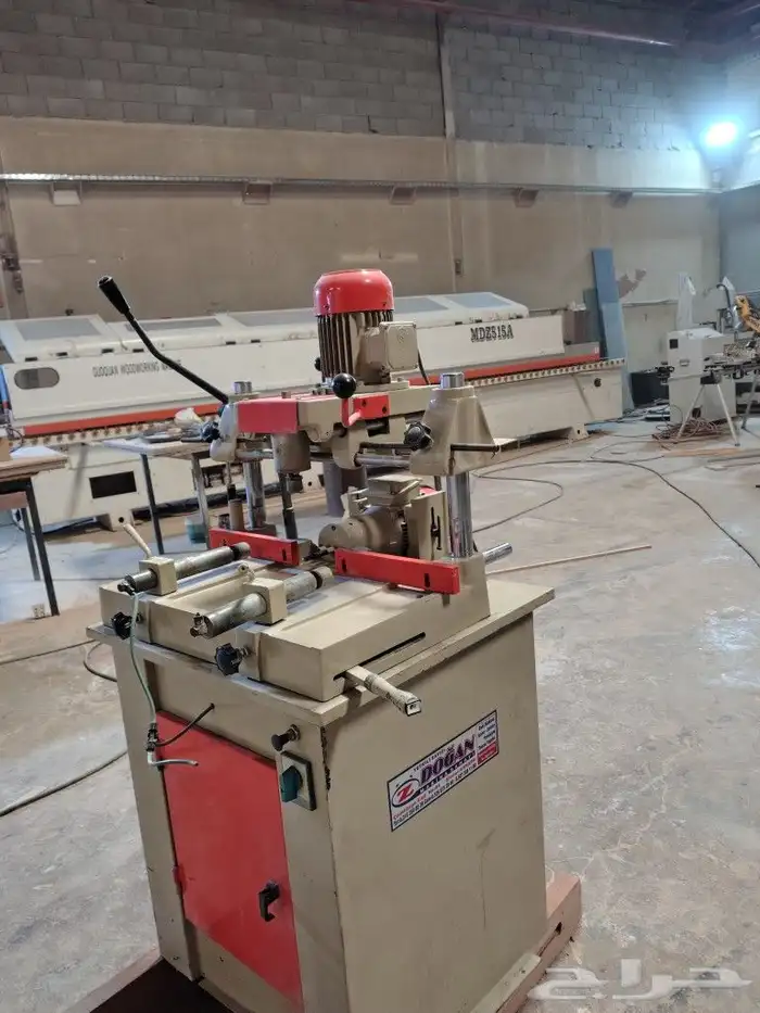 للبيع مكاين خشب و المنيوم و تنجيد 3