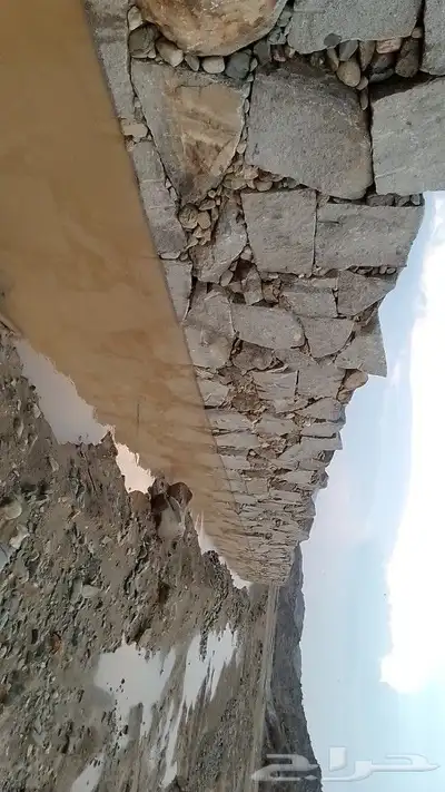 يوجد لدنيا بكلينات. لقص الاراضي وتفتيت الصخور وبناء الحجر 4
