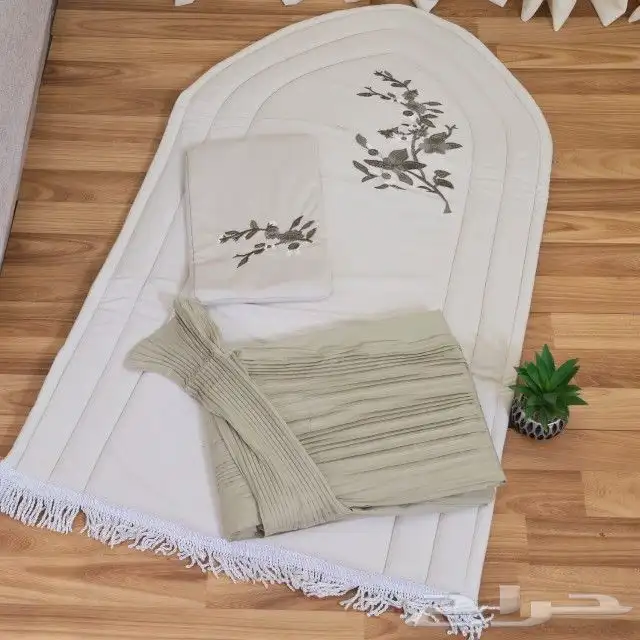 اطقم صلاة نسائيه مع هدايا شامل التوصيل والشحن 15