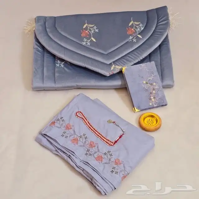 اطقم صلاة نسائيه مع هدايا شامل التوصيل والشحن 10