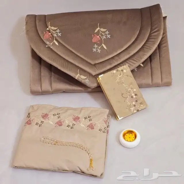 اطقم صلاة نسائيه مع هدايا شامل التوصيل والشحن 13