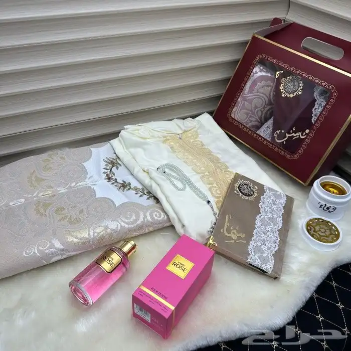 اطقم صلاة نسائيه مع هدايا شامل التوصيل والشحن 8