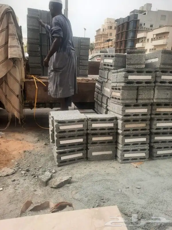 يوجد جميع انواع البطحة وجميع انواع الأسمنت وجميع انواع البلك 5