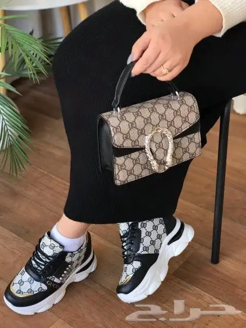 طقوم نسائية ماركة لا تطوفكم سعر العرض 280ريال فقط 13