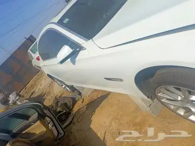 بي ام دبليو حجم 750 البيع قطع 2