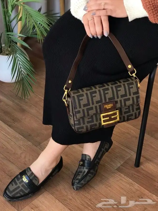 طقوم نسائية ماركة لا تطوفكم سعر العرض 280ريال فقط 0