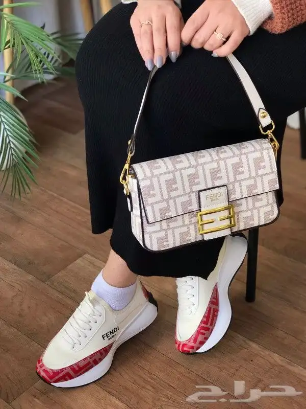 طقوم نسائية ماركة لا تطوفكم سعر العرض 280ريال فقط 8