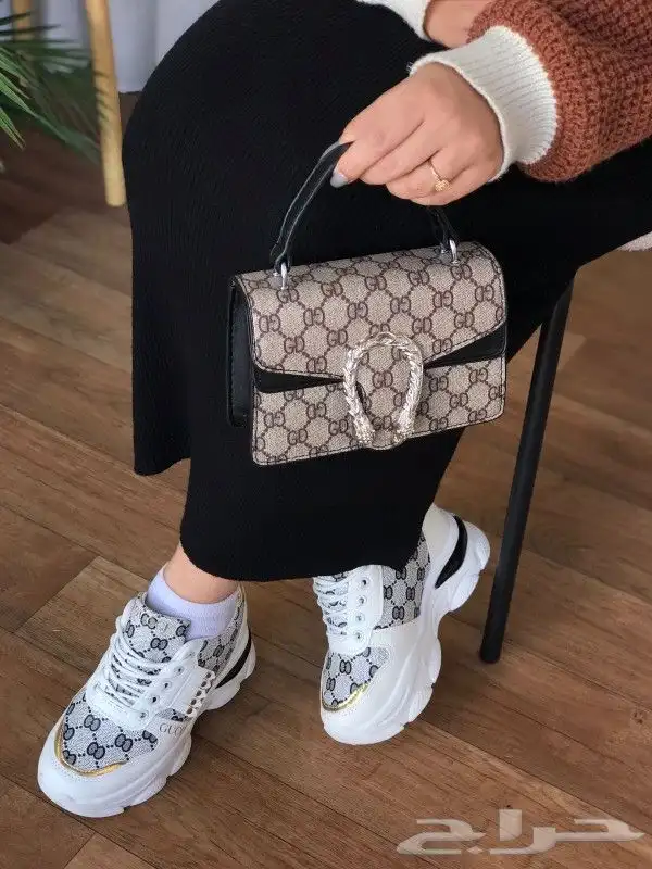 طقوم نسائية ماركة لا تطوفكم سعر العرض 280ريال فقط 9