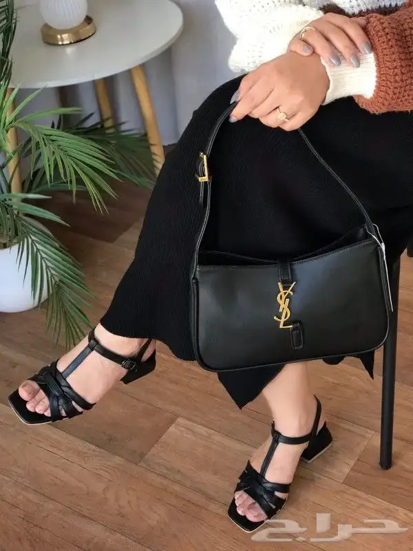 طقوم نسائية ماركة لا تطوفكم سعر العرض 280ريال فقط 10